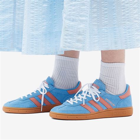 wmns handball spezial light blue